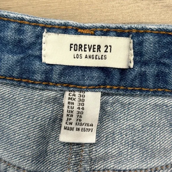 Distressed Jeans - Picture 4 of 4